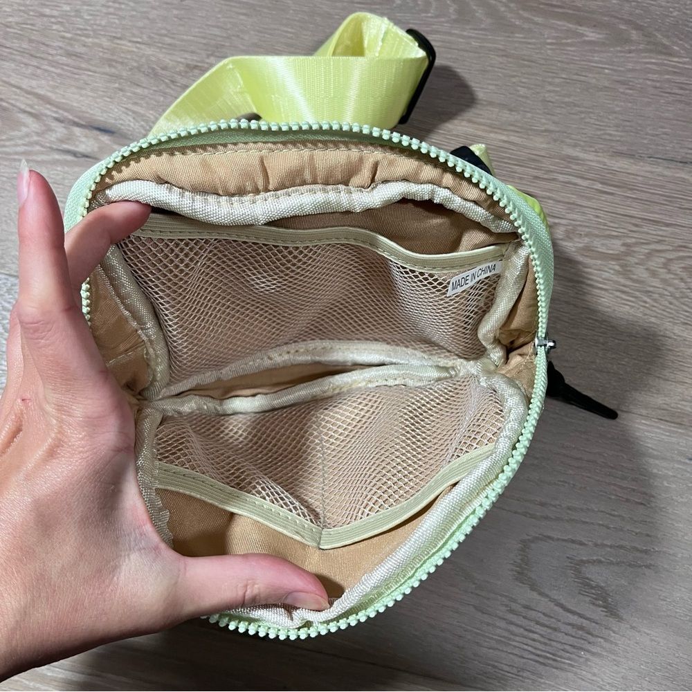 Lexsion Perfect Puffer Lime Quilted Belt  Bag Fanny Pack - Picture 5 of 5